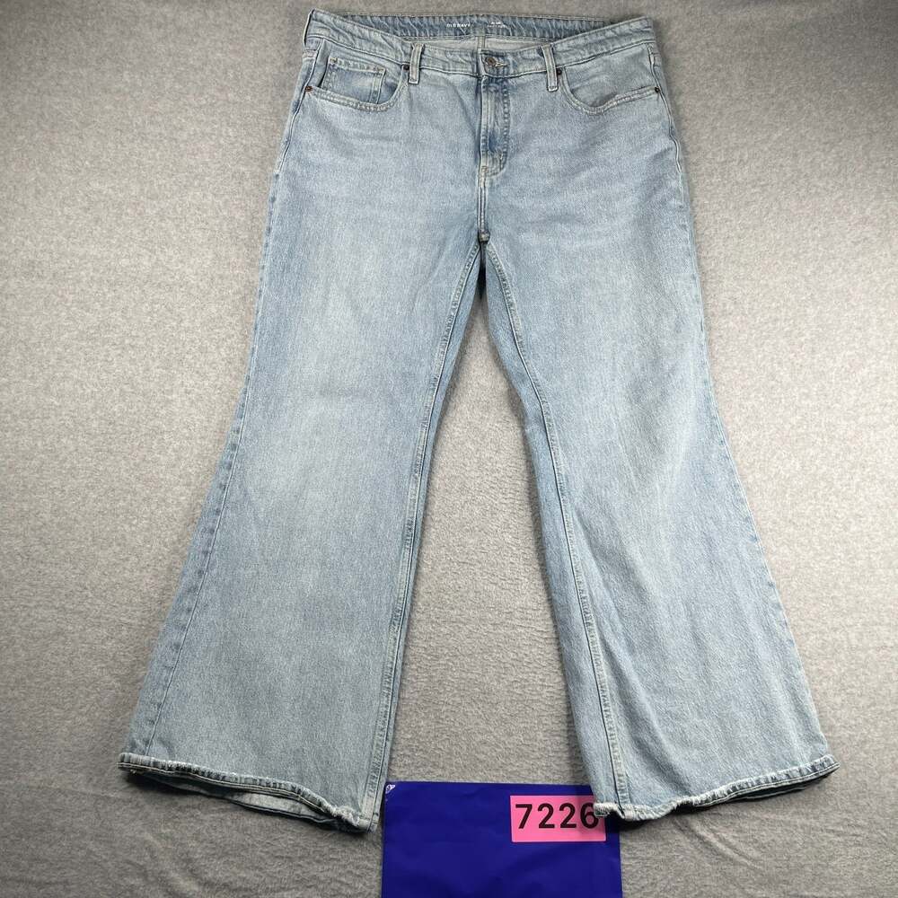 Old Navy Boot Cut Mid Rise Denim Jeans Light Wash Womens Size 16 Distressed